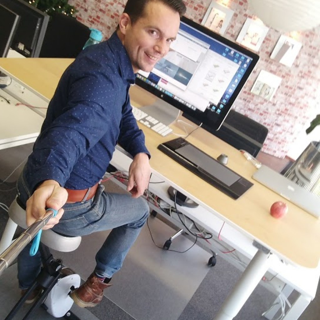 Werkplek = Sportplek Henry Doornekamp op kantoor